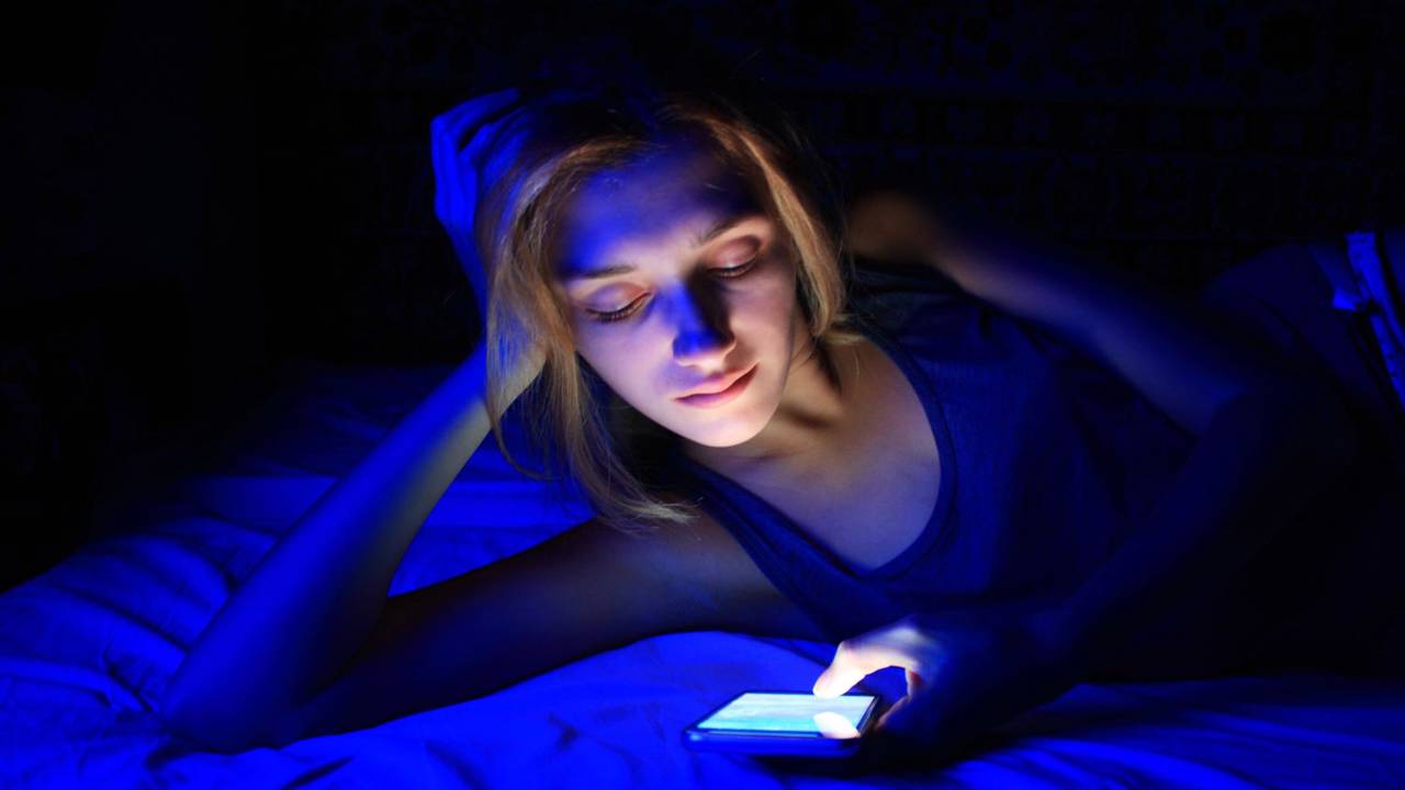 Importancia de la crema facial luz azul en el cuidado de la piel